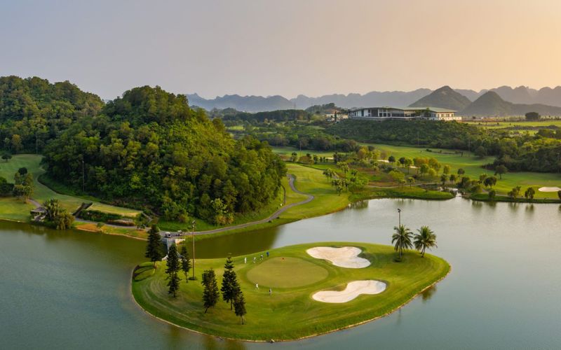 Sân học golf Hoàng Gia Đông Anh Hà Nội